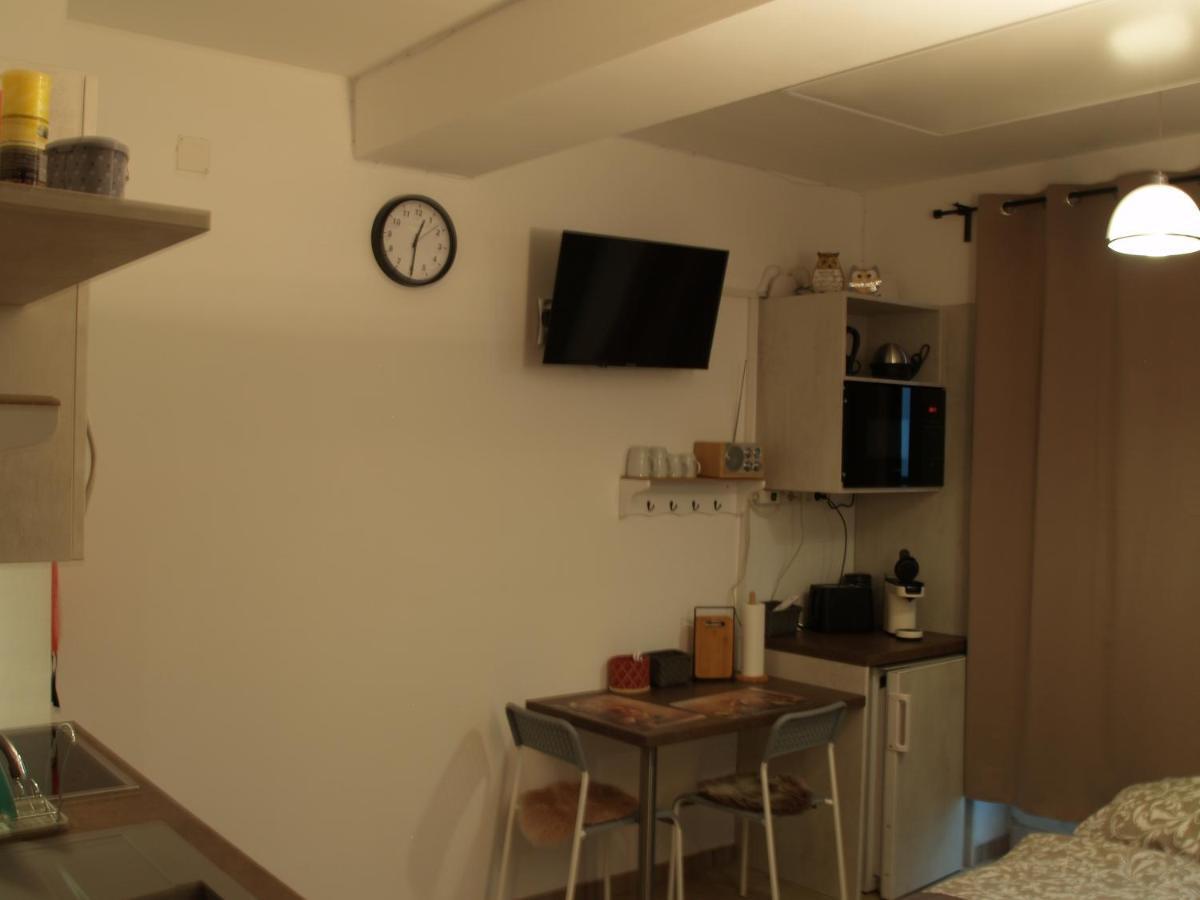 Lg Tiny Apartamento Korneuburg Exterior foto