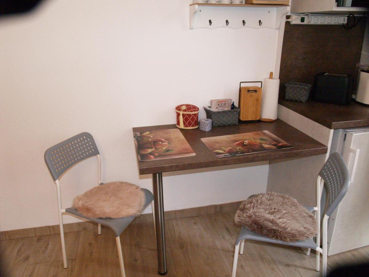 Lg Tiny Apartamento Korneuburg Exterior foto